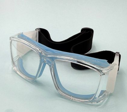 عینک ورزشی-طبی بدنه ژله ای- رنگ ابی سفید