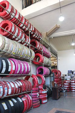 لاستیک فروشی صادقی